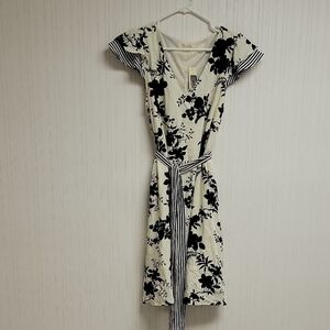 Doe And Rae Floral Black & White Dress Large New wedding guest monochrome summer